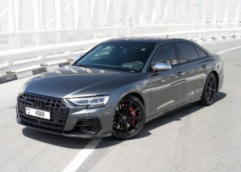 Audi S8 (1)