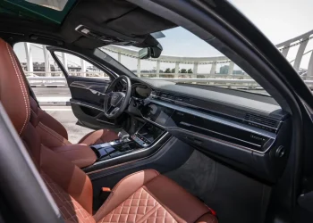 Audi S8 (2)