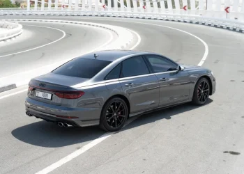 Audi S8 (3)