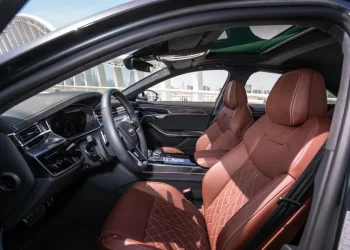 Audi S8 (4)