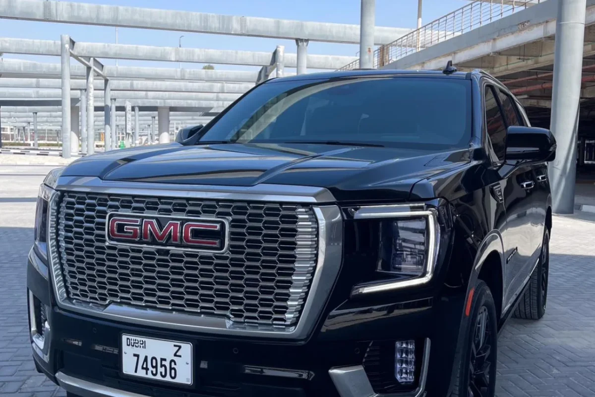 GMC Yukon Denali (1)