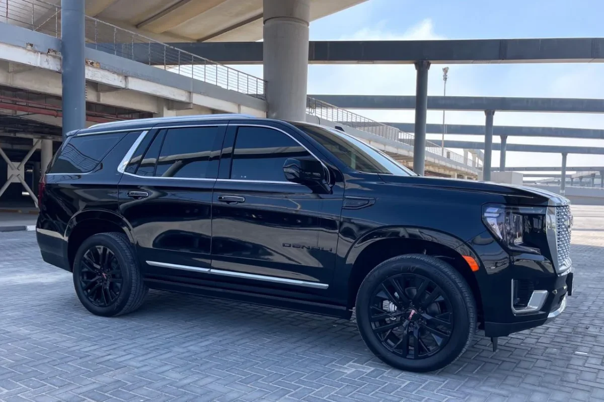 GMC Yukon Denali (3)