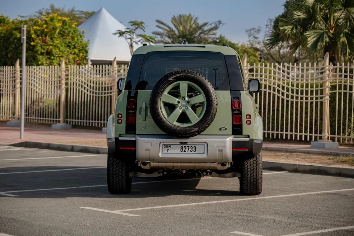Land Rover Defender 75th Anniversary V6 (1)