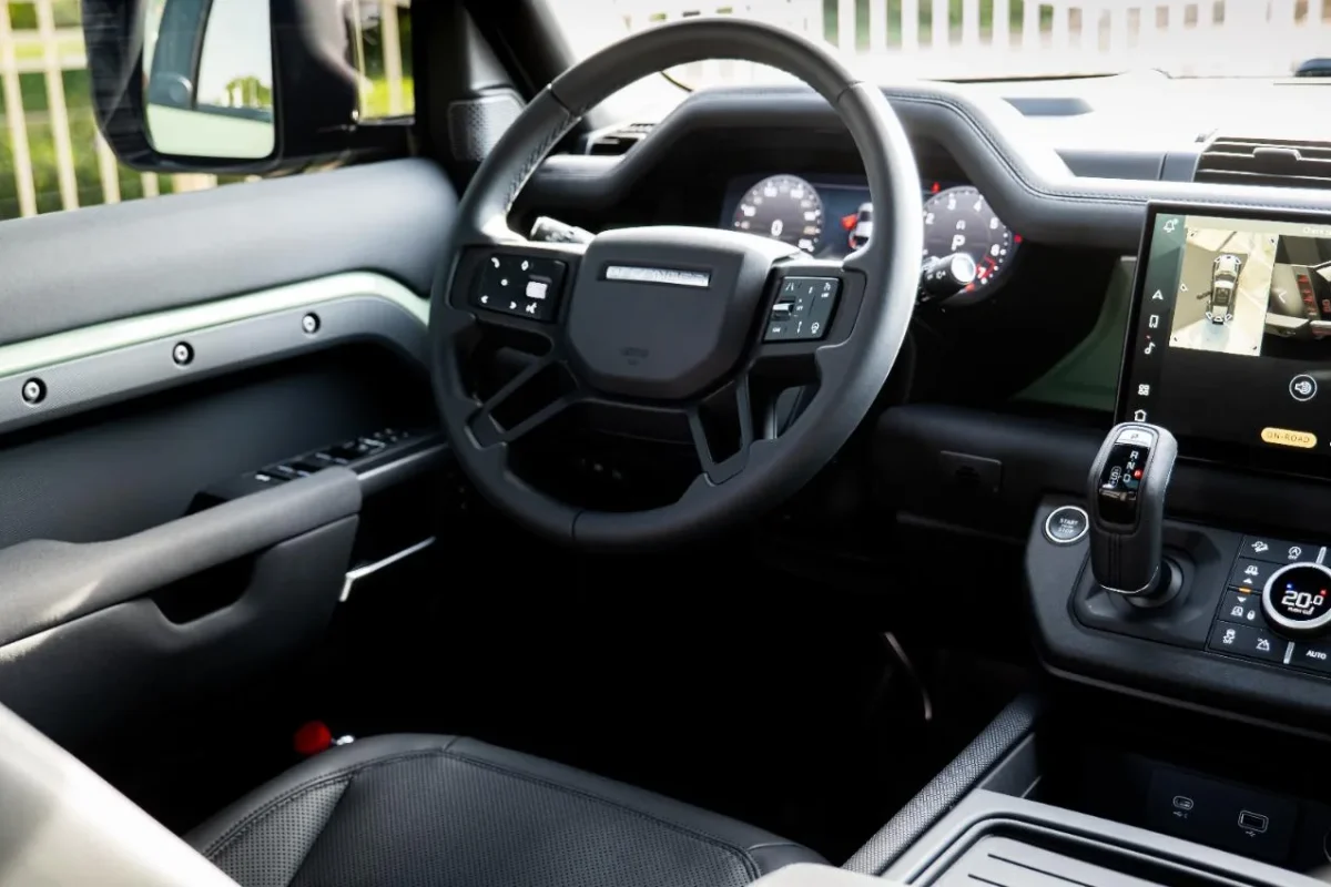Land Rover Defender 75th Anniversary V6 (9)